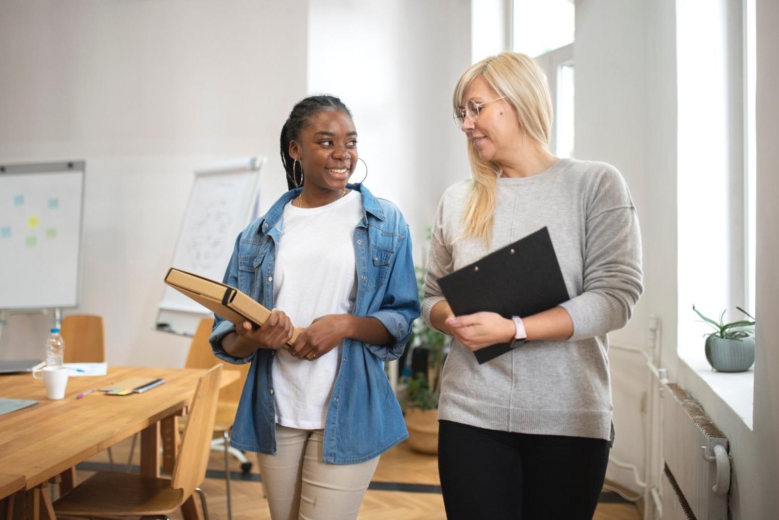 Session de travail en groupe sur une analyse comportementale